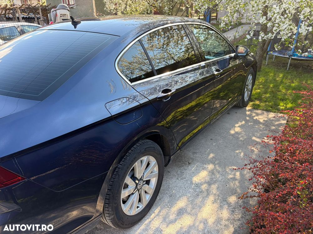 Volkswagen Passat 1.6 TDI Comfortline - 5