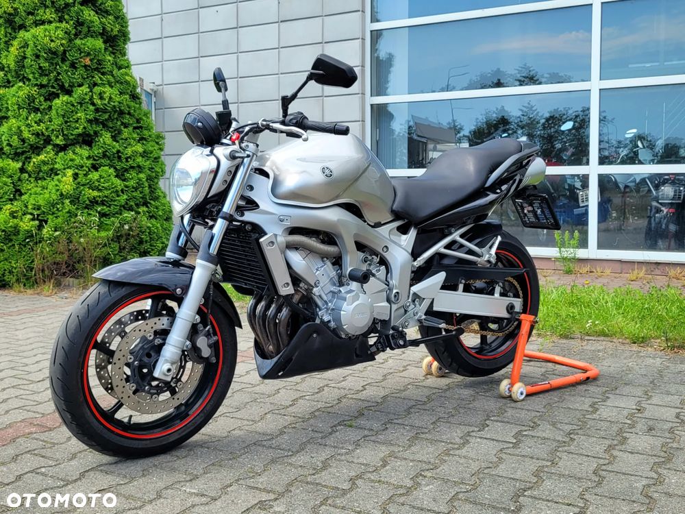 Yamaha FZ6 - 1