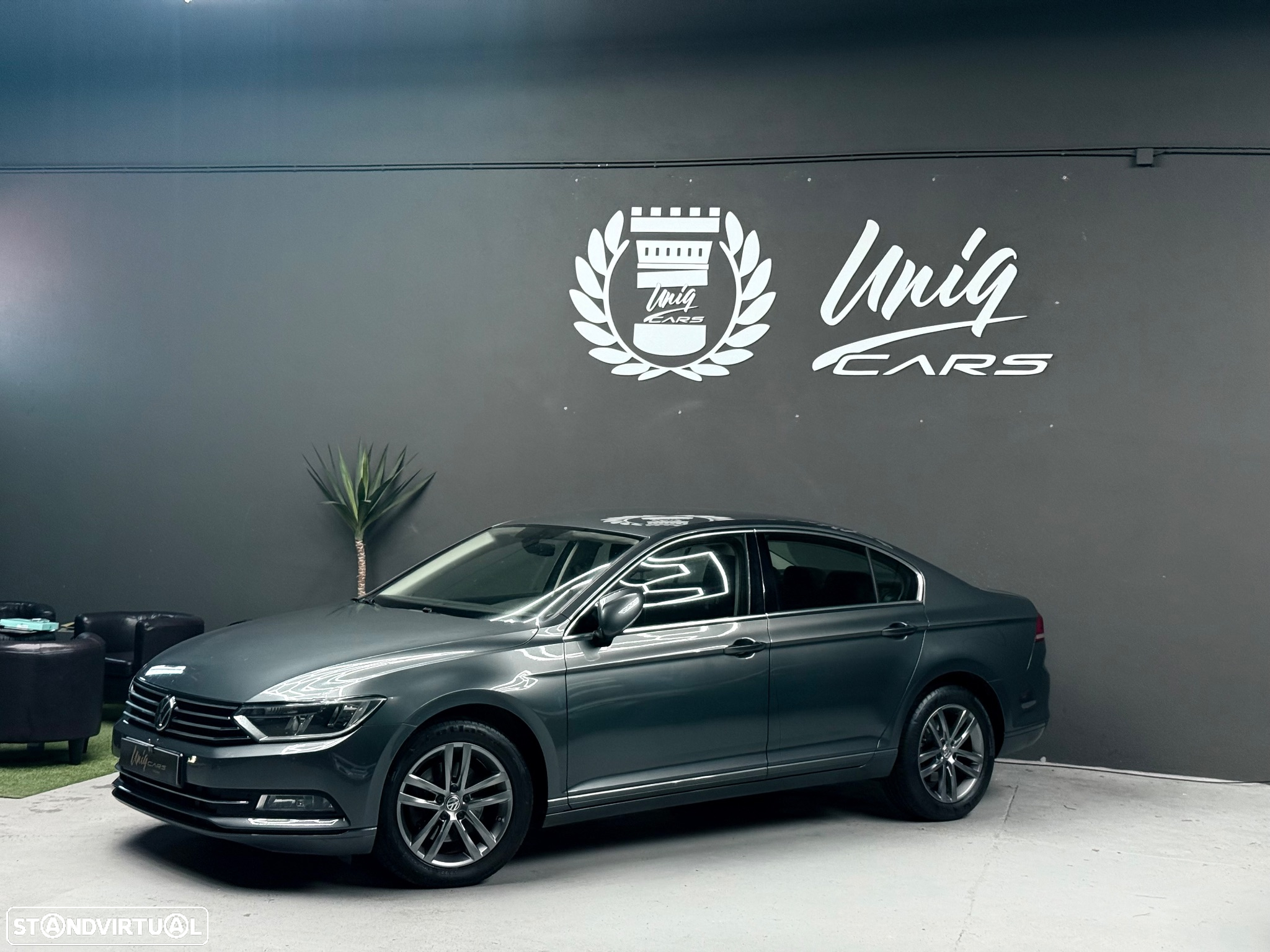 VW Passat 1.6 TDI Highline - 18