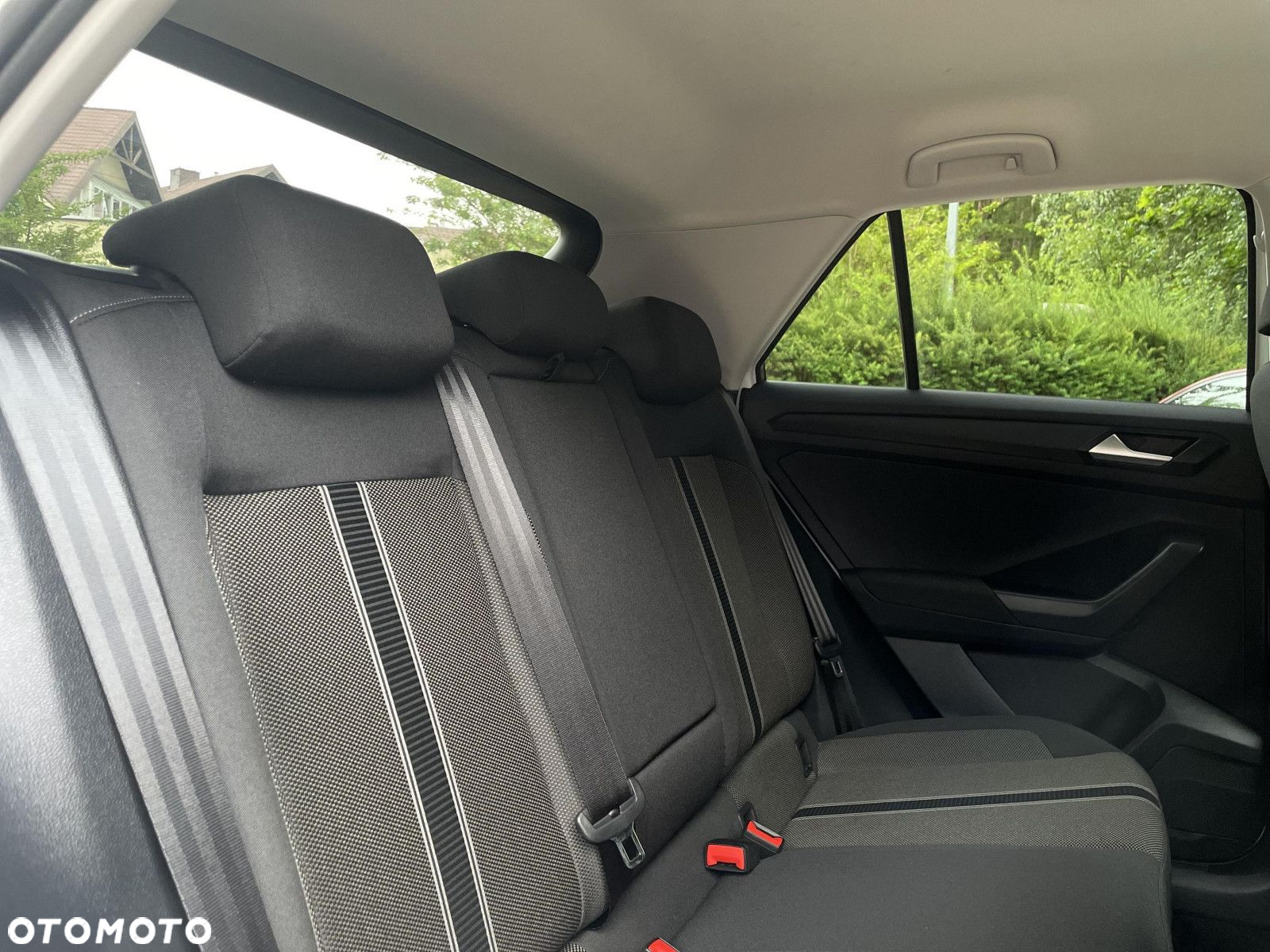 Volkswagen T-Roc - 22