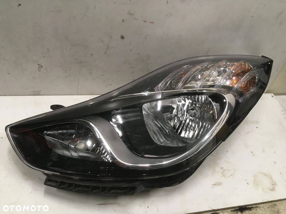 REFLEKTOR LEWY LAMPA LEWA PRZÓD HYUNDAI IX20 - 1