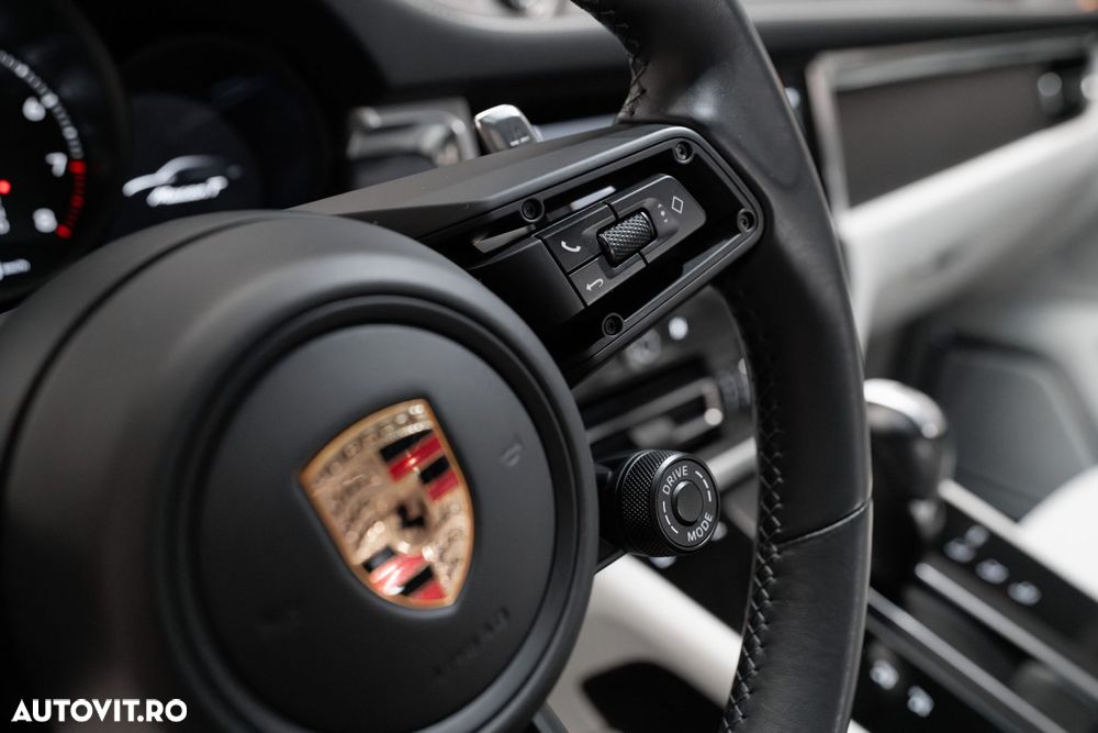 Porsche Macan T - 16