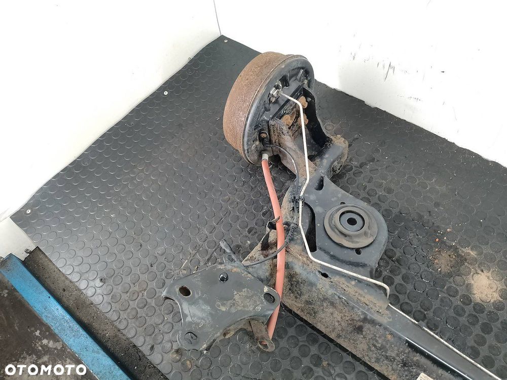 BELKA ZAWIESZENIA, OŚ TYŁ  DACIA DUSTER 555014225R 1.6 16V - 8