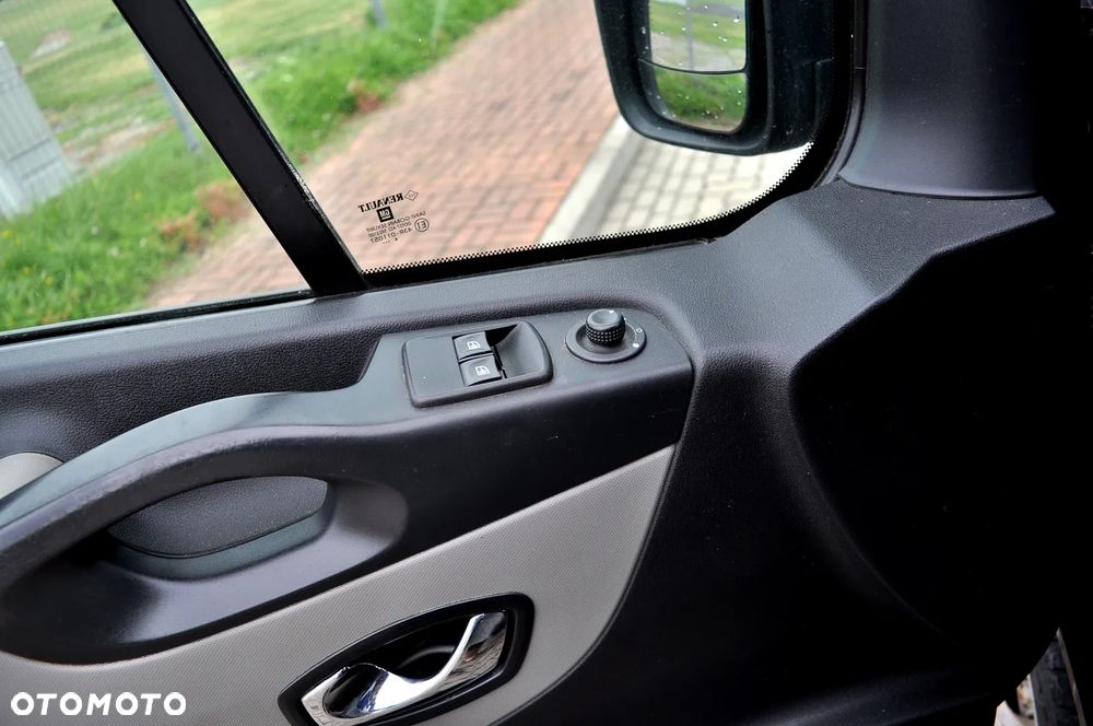 Renault Trafic - 17