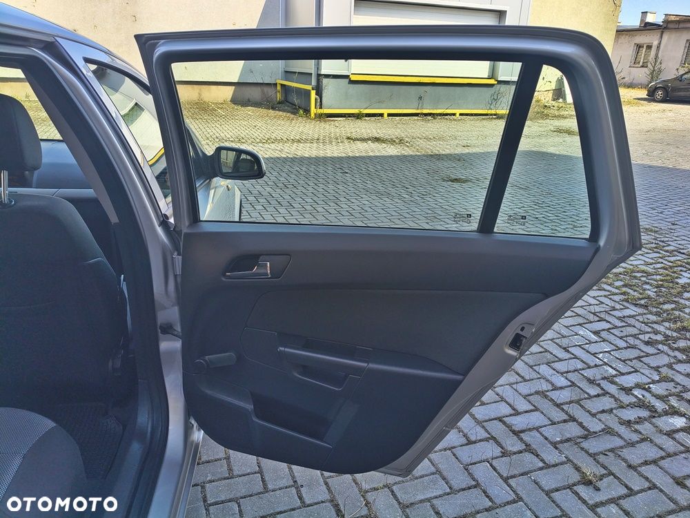 Opel Astra 1.6 Style - 23