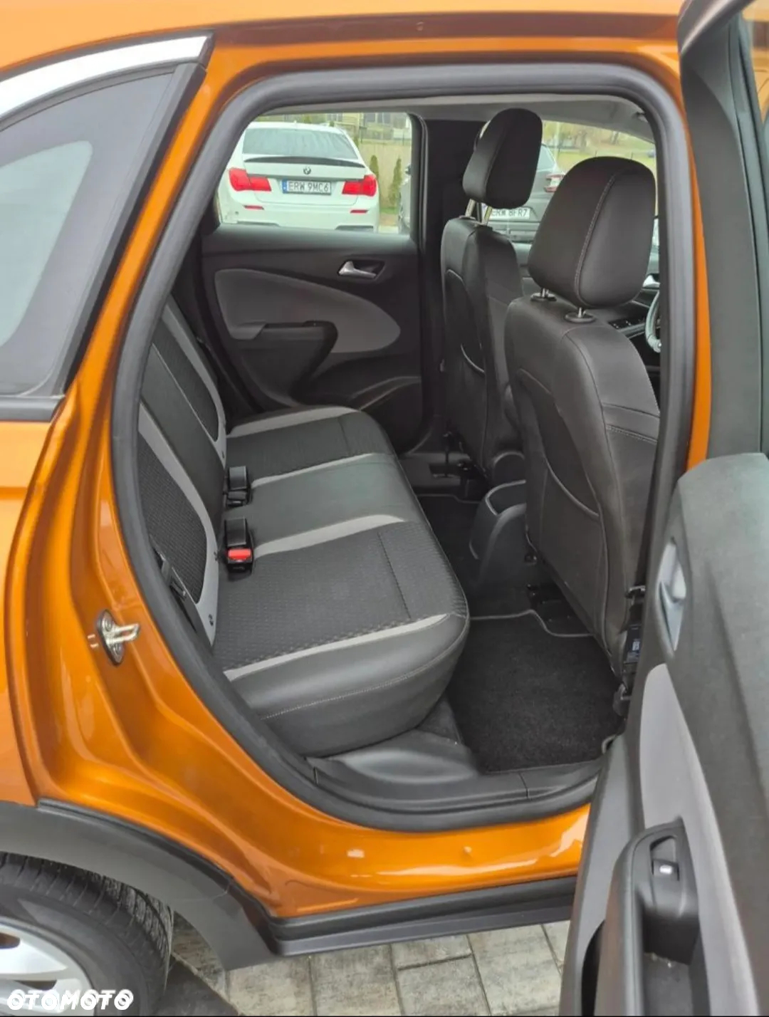 Opel Crossland X - 12