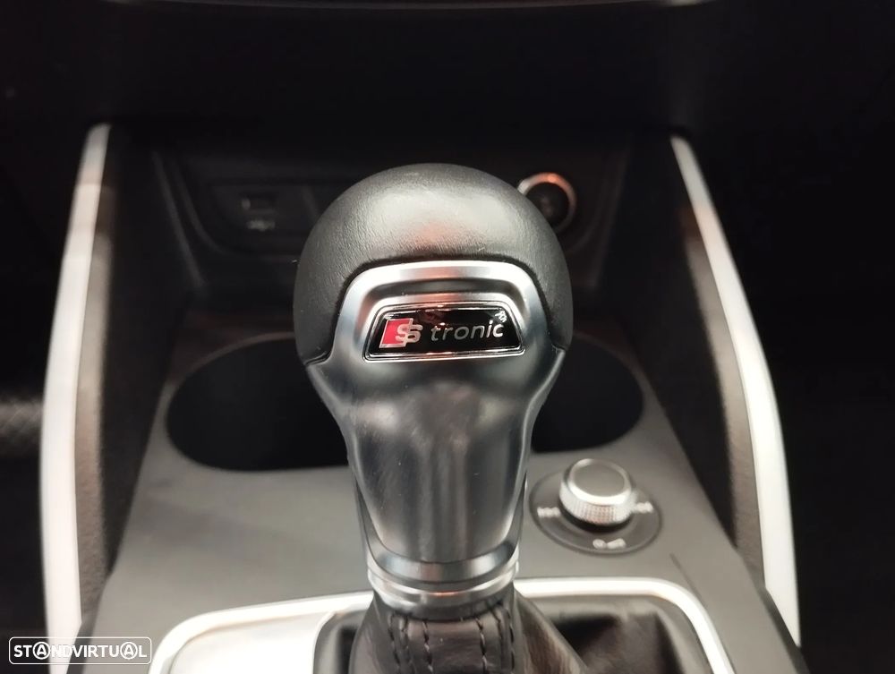 Audi Q2 30 TDI Design S tronic - 36