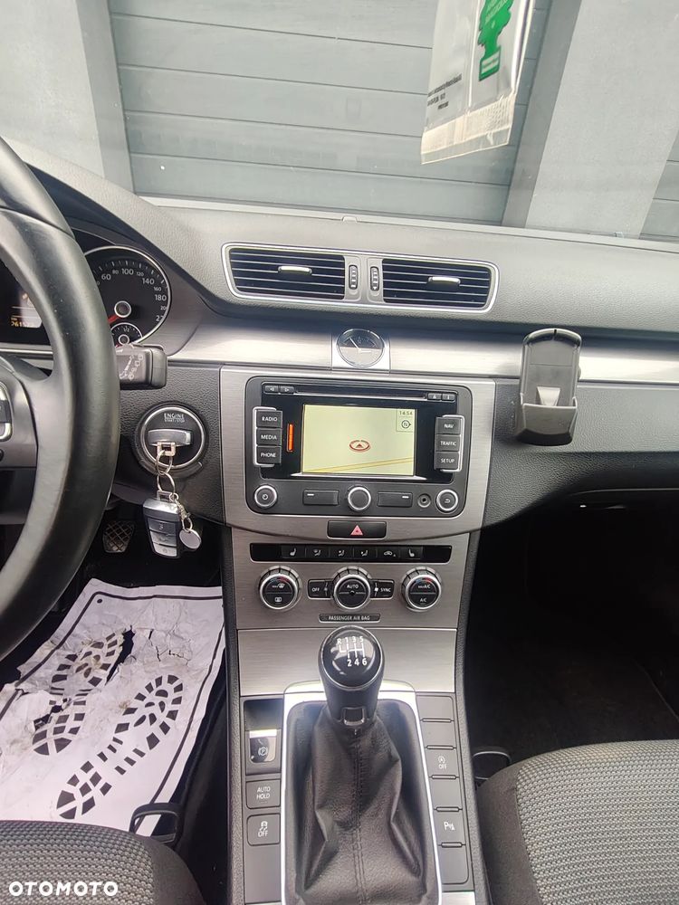 Volkswagen Passat - 14