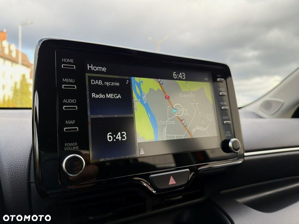 Toyota Yaris Hybrid 1.5 Style - 23