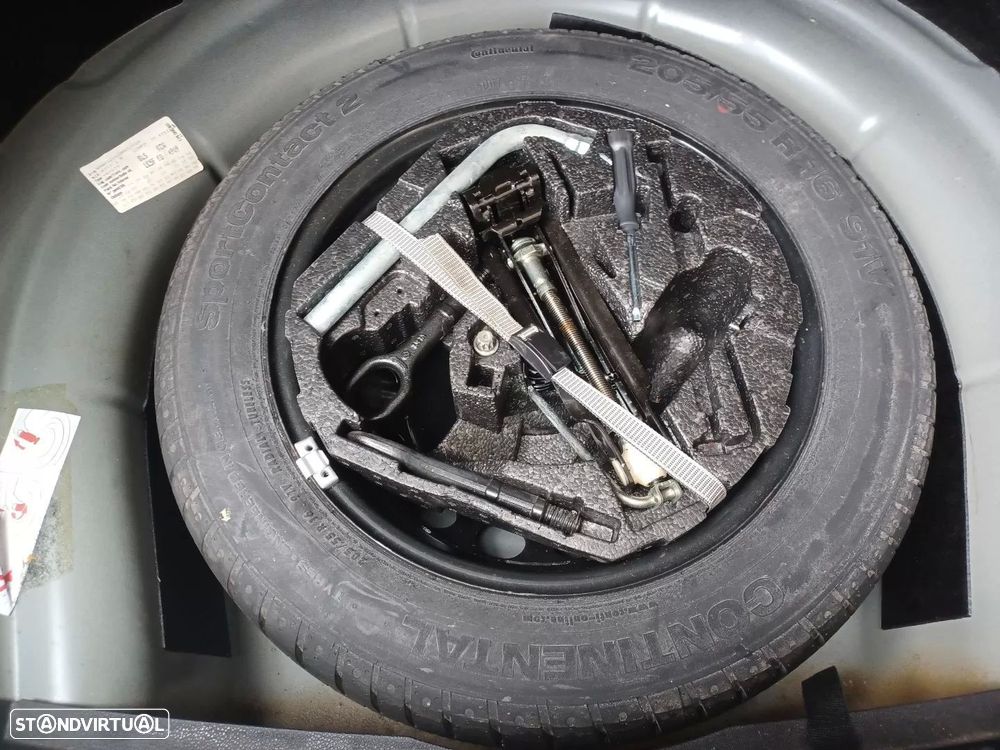 VW Jetta 1.9 TDi Confortine DSG - 14