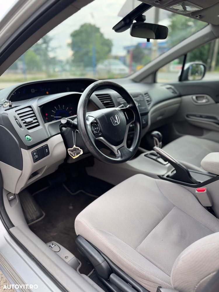 Honda Civic 1.8 AT ES - 4