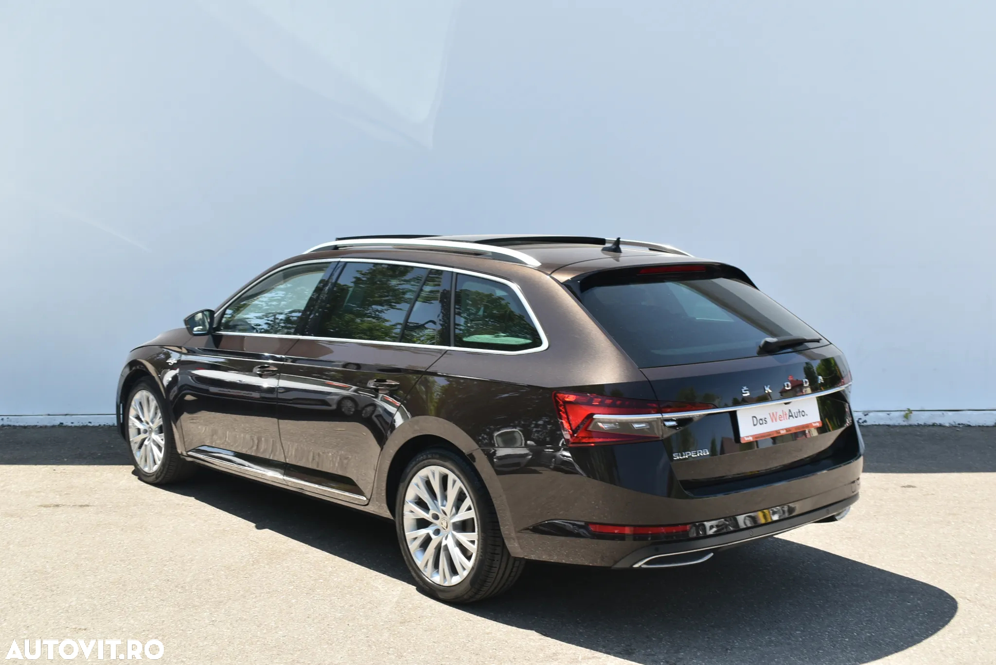 Skoda Superb Combi 1.4 TSI iV DSG L&K - 3