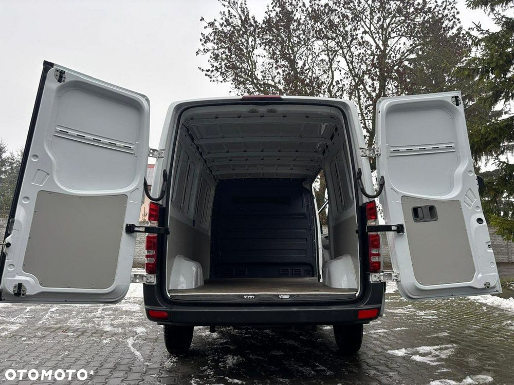 Mercedes-Benz Sprinter - 5