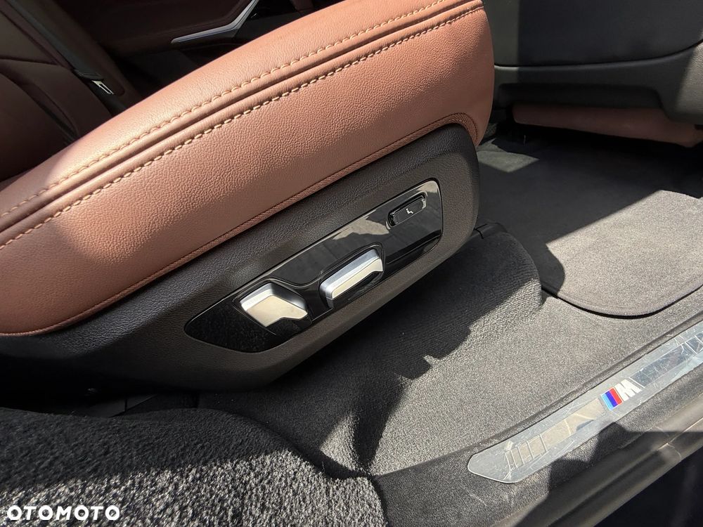 BMW X7 xDrive30d sport - 27