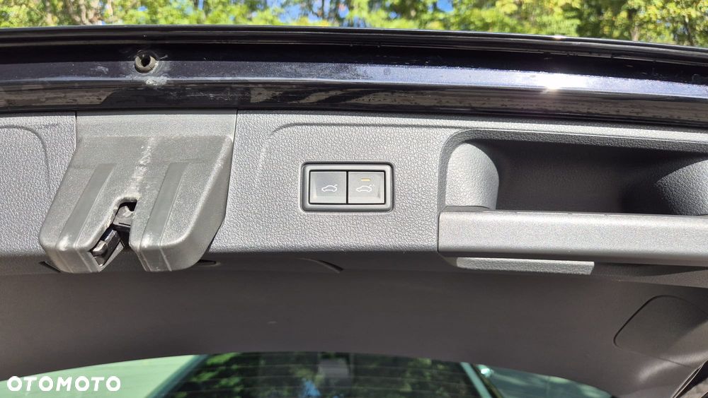 Volkswagen Passat - 17