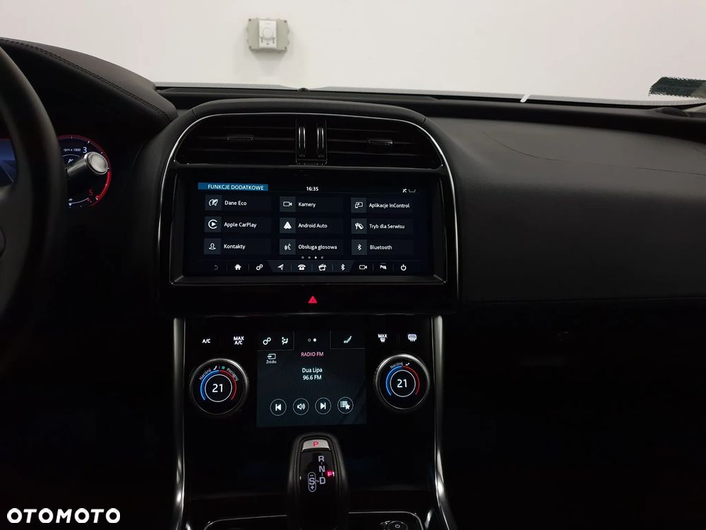 Jaguar XE 2.0 D180 SE - 18