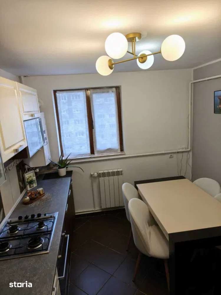 Apartament cu balcon, 2 camere, lift, aproape de facilități — fotografia 3