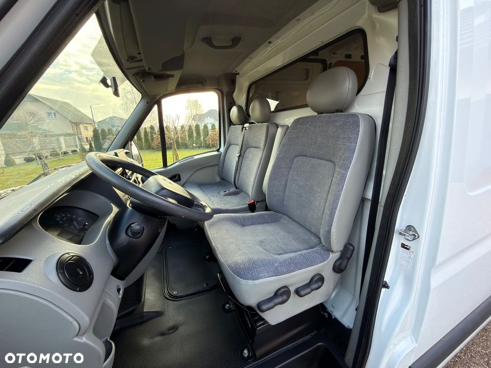 Nissan Interstar - 5