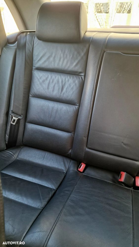 Audi A4 1.8 T quattro - 14