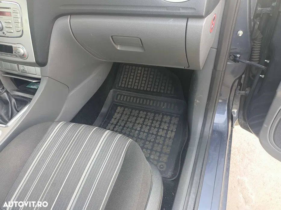Ford Focus - 4