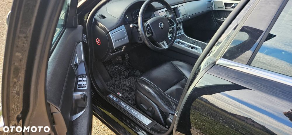 Jaguar XF 2.0 T Premium Luxury - 20