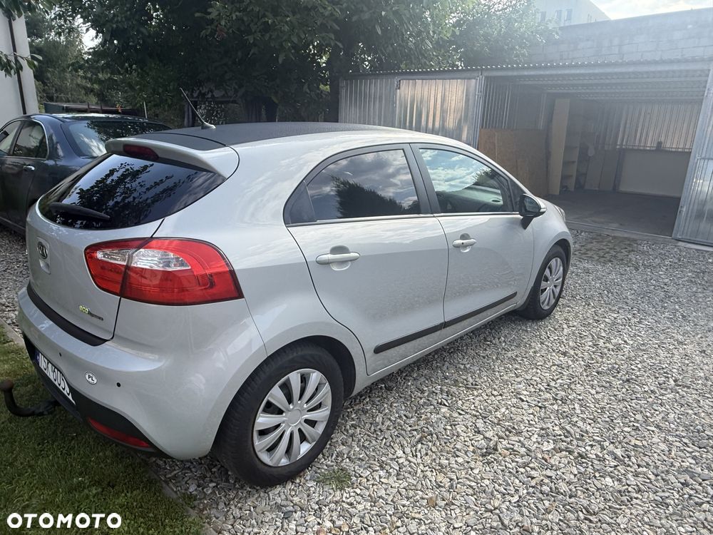 Kia Rio - 4