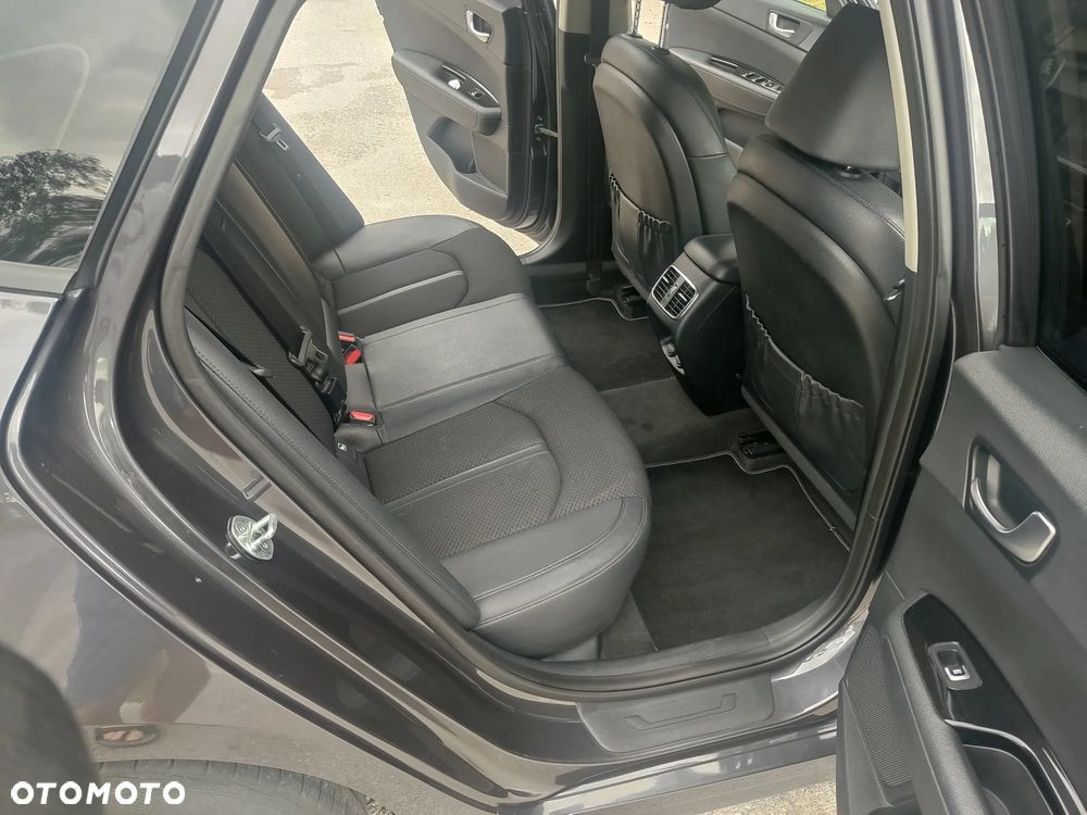 Kia Optima 2.0 M - 12