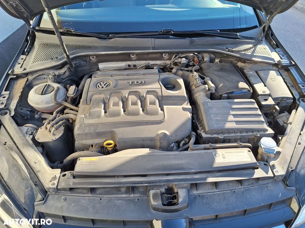 Volkswagen Golf 1.6 TDI DPF Trendline - 14