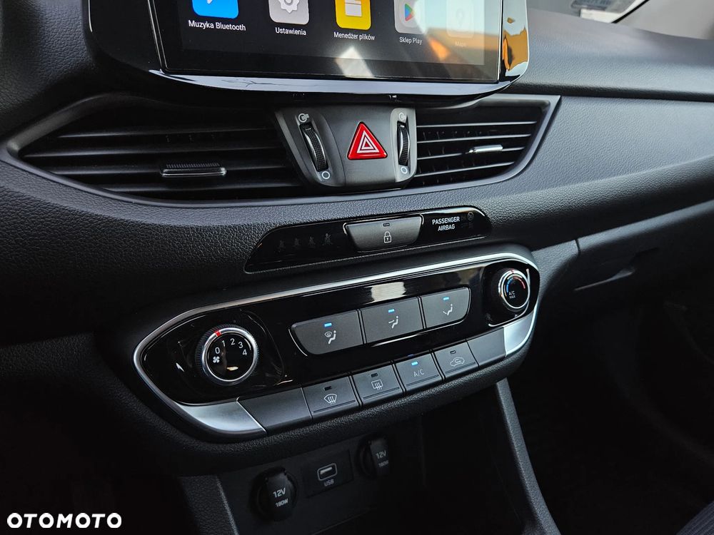 Hyundai i30 1.5 DPI Classic + - 29