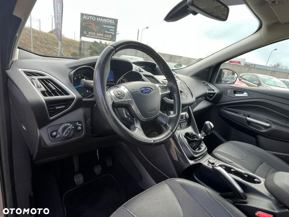 Ford Kuga 1.6 EcoBoost 2x4 Titanium - 23