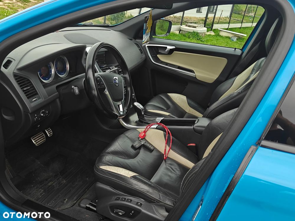 Volvo XC 60 T6 AWD R-Design - 9