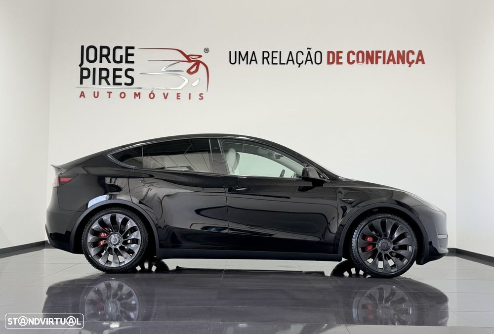 Tesla Model Y Performance Dual Motor AWD - 4