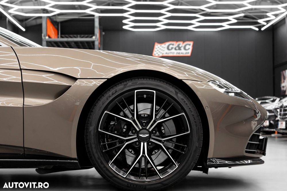 Aston Martin V8 Vantage Standard - 8