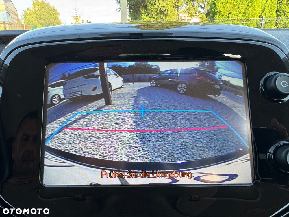 Toyota Aygo x mit x-business Paket - 24