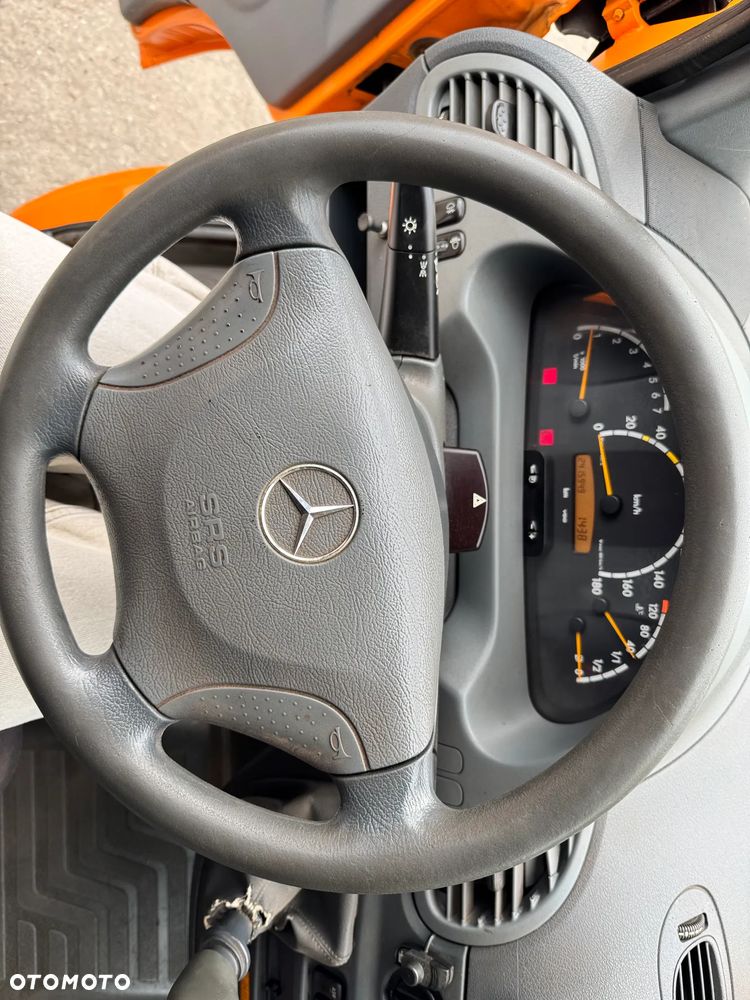 Mercedes-Benz Sprinter - 24