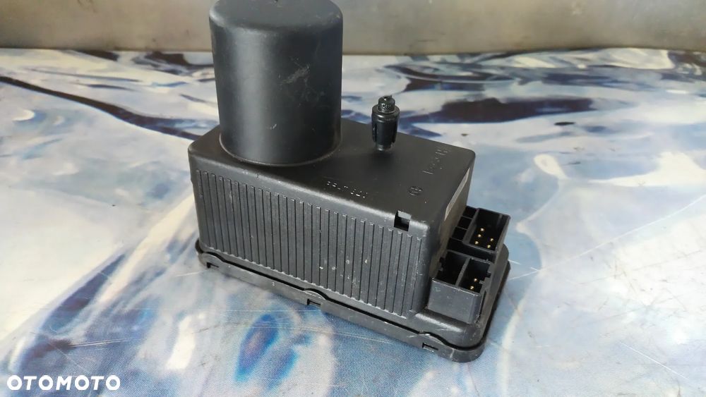 POMPKA CENTRALNEGO ZAMKA MERCEDES W202 0132006349 - 1