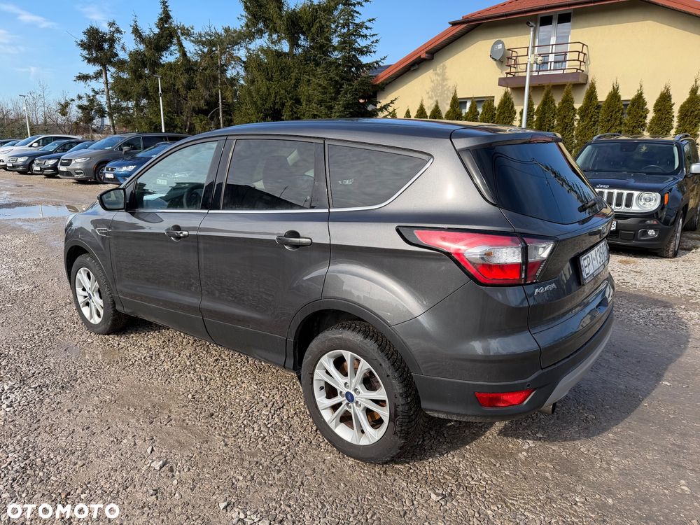 Ford Kuga 1.5 EcoBoost 2x4 Titanium - 16