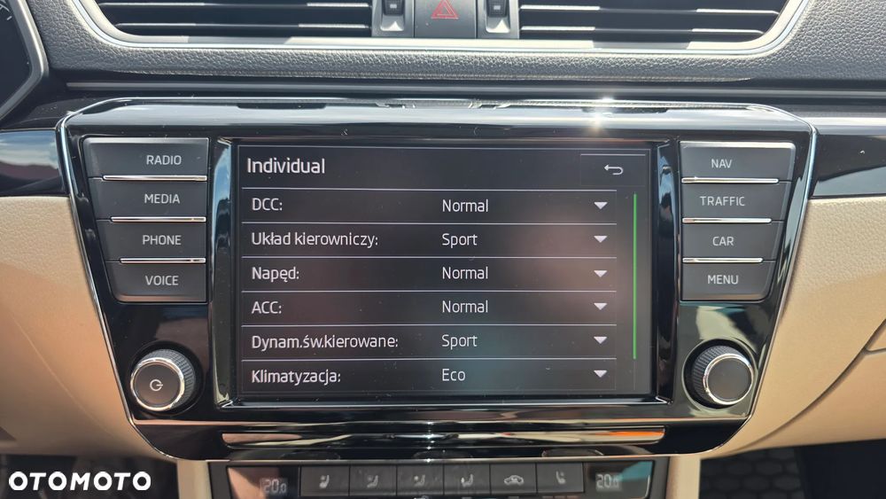 Skoda Superb 2.0 TSI 4x4 L&K DSG - 23