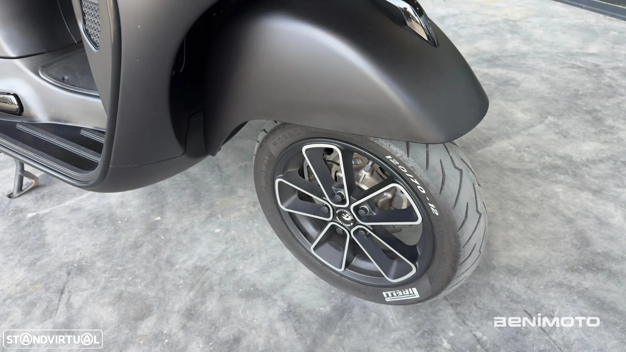 Vespa GTS Super 300 Notte - 19