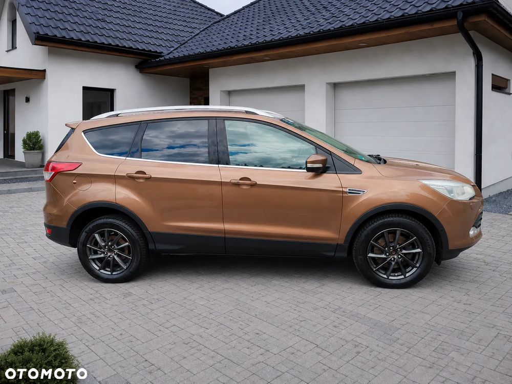 Ford Kuga 2.0 TDCi 2x4 Titanium - 6