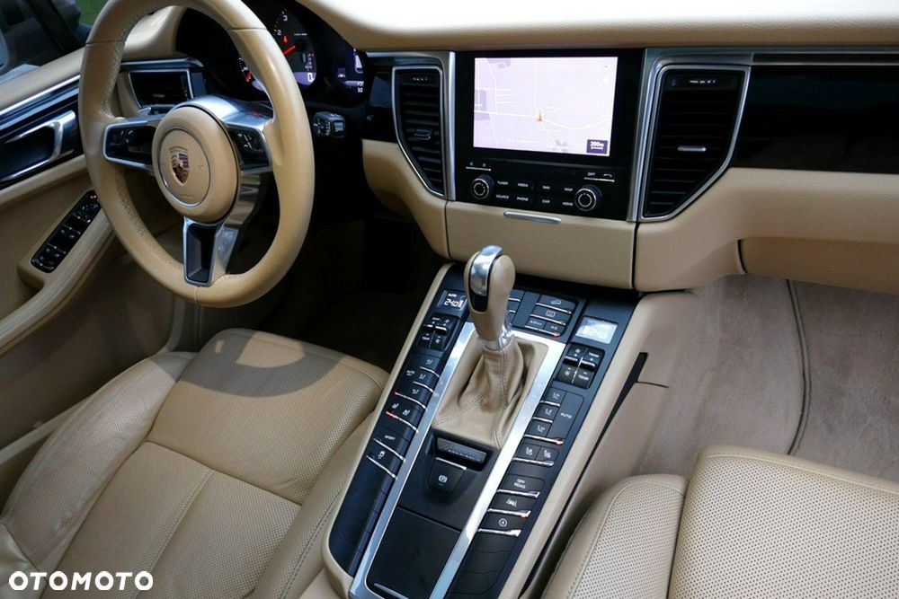 Porsche Macan S - 25