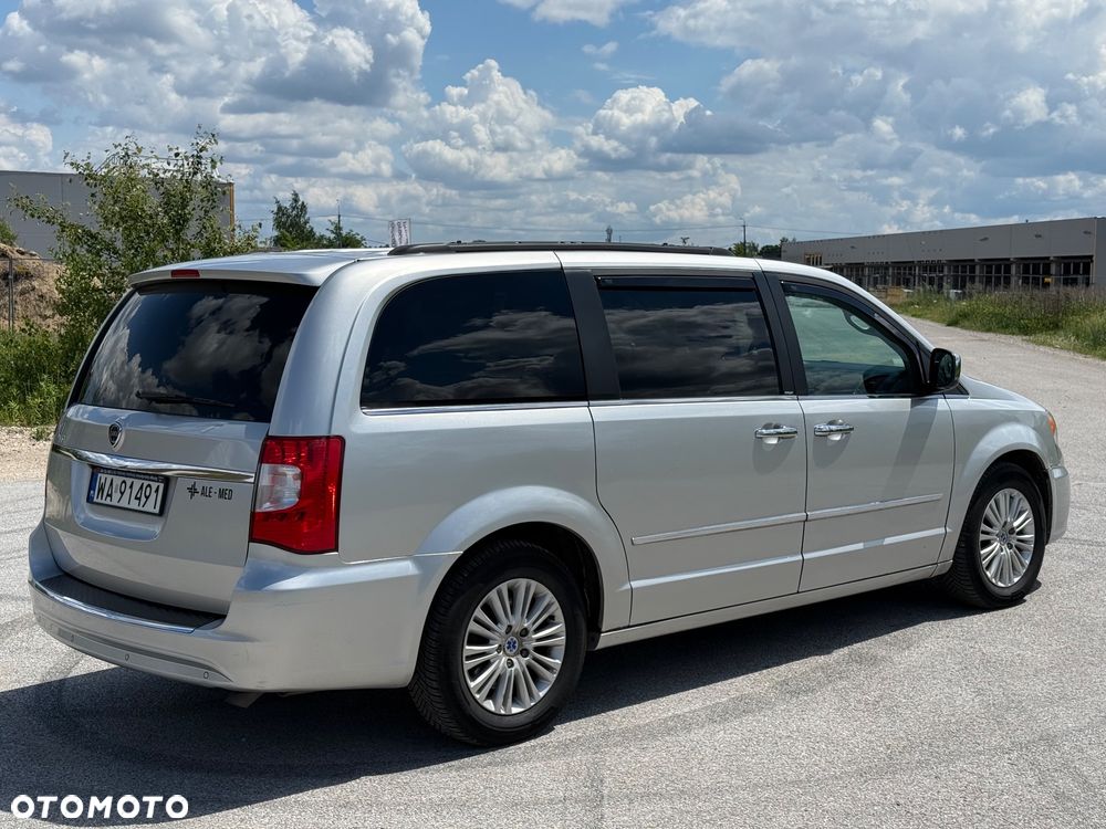 Lancia Voyager 2.8 CRD16v Gold - 2