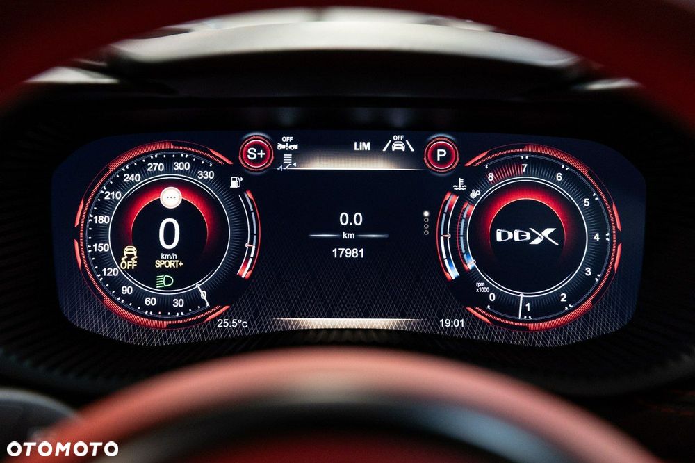 Aston Martin DBX Standard - 40