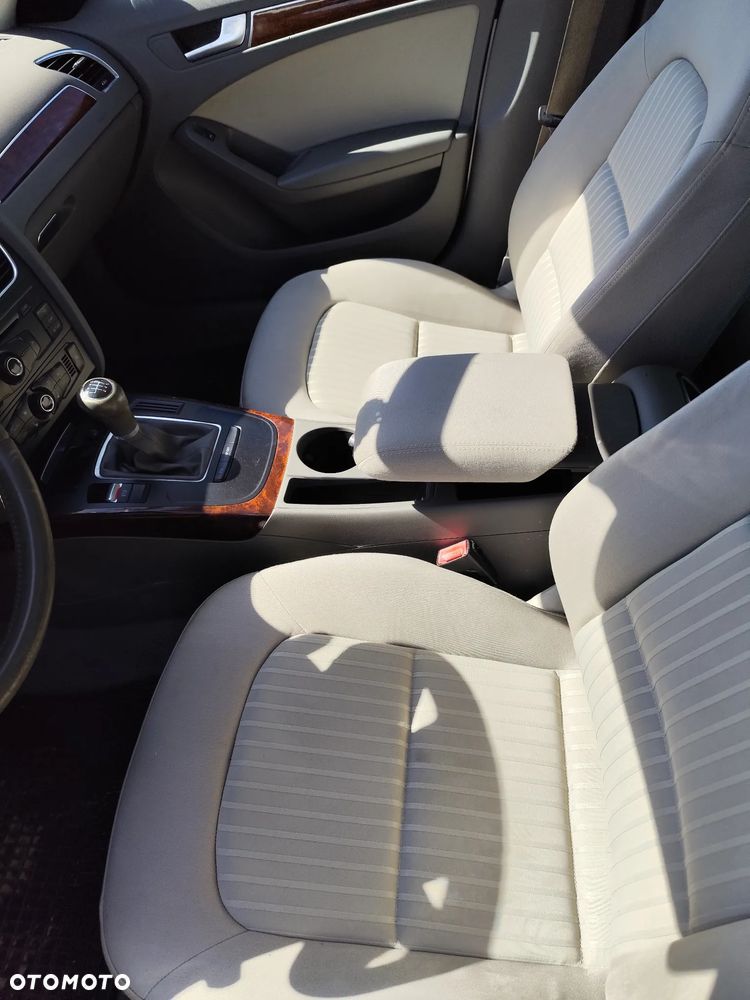 Audi A4 Limousine - 8