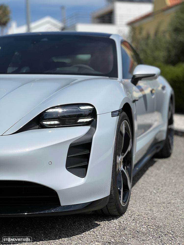 Porsche Taycan Turbo - 8