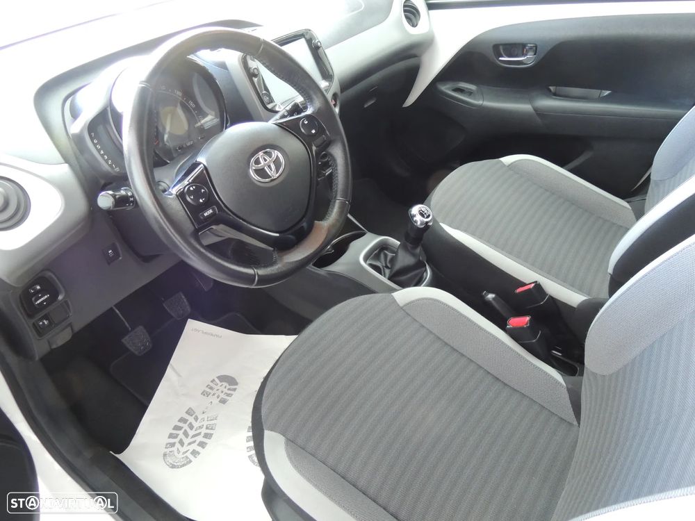 Toyota Aygo 1.0 - 8