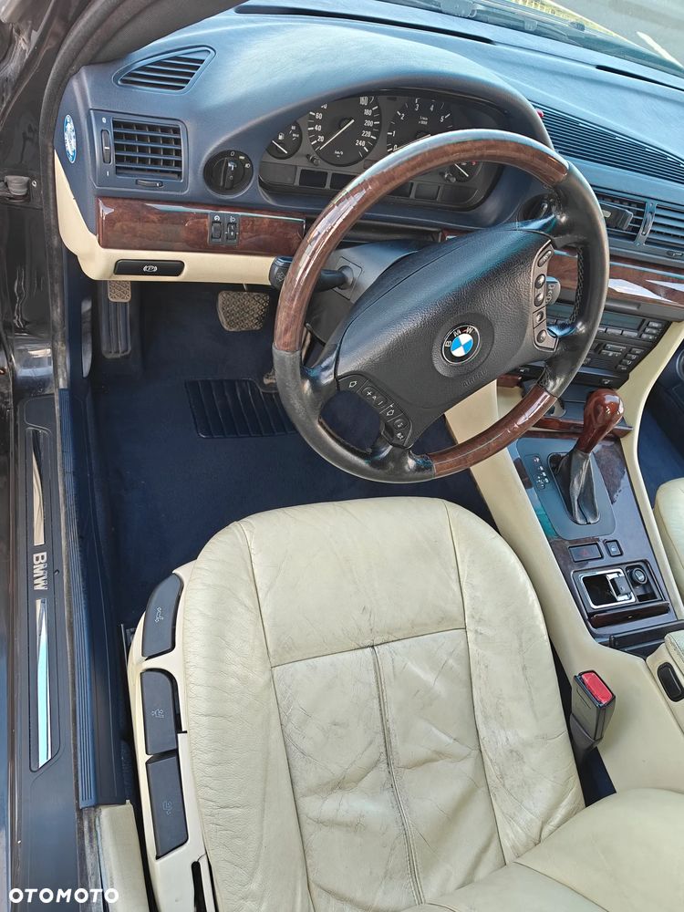 BMW Seria 7 - 25