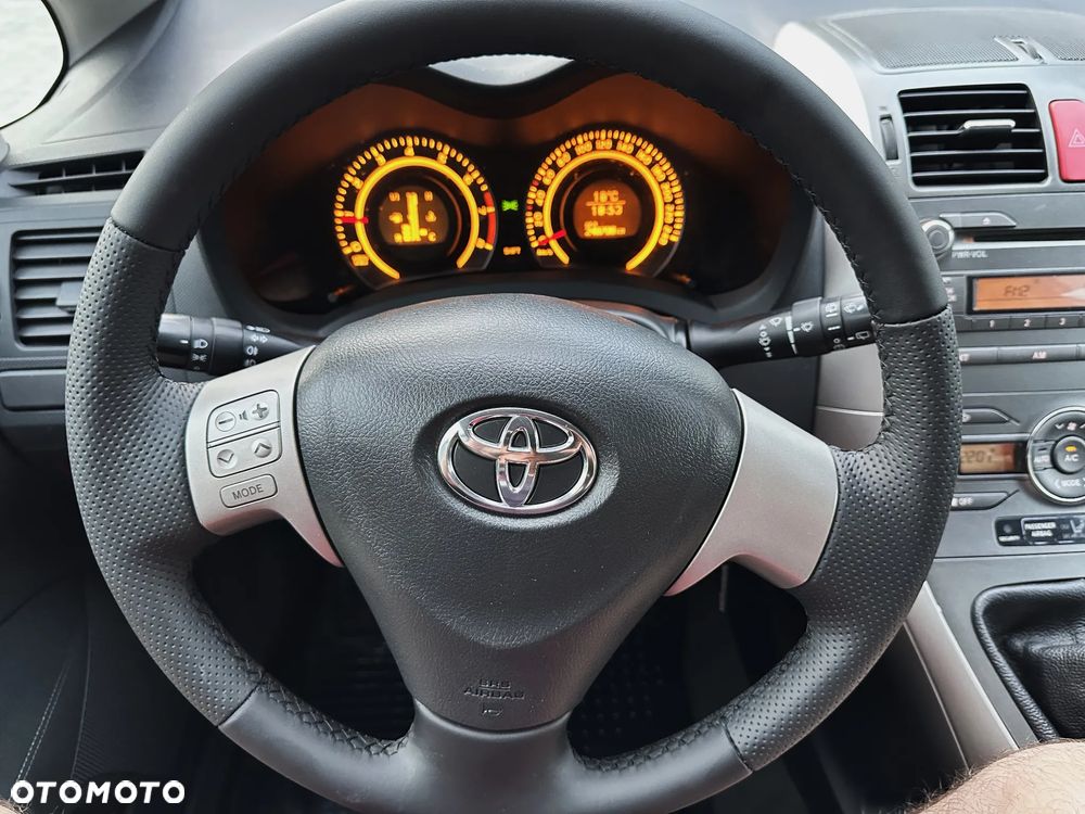 Toyota Auris 1.6 Premium Start - 7
