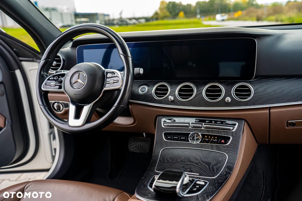 Mercedes-Benz Klasa E - 27
