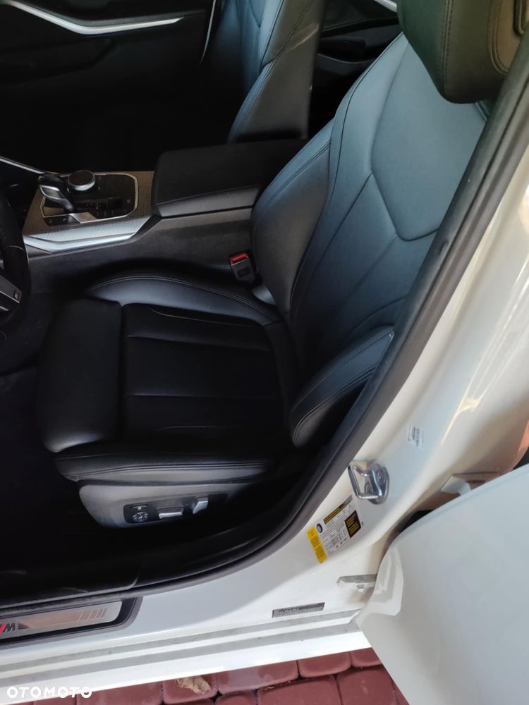 BMW Seria 3 330i M Sport - 12